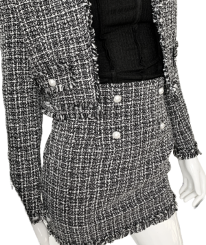 0F7F9B06-3859-404F-B499-4F8EA00EEC17